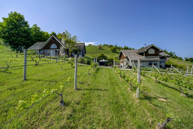 10702 E Hill Top Road, Suttons Bay, MI 49682