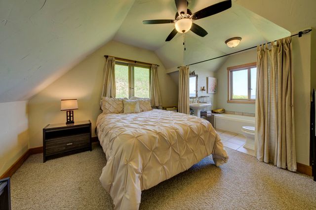 10702 E Hill Top Road, Suttons Bay, MI 49682