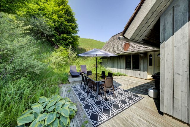 10702 E Hill Top Road, Suttons Bay, MI 49682