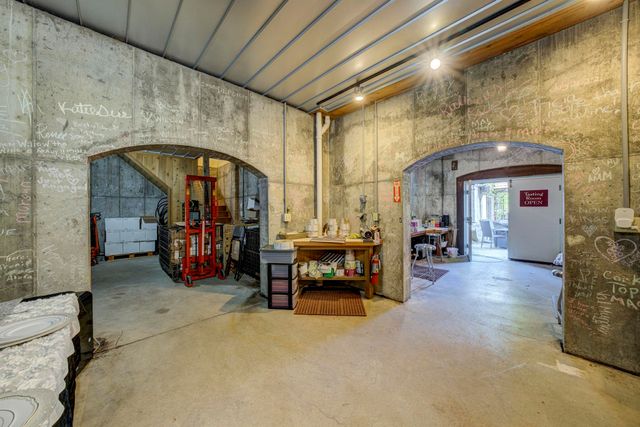 10702 E Hill Top Road, Suttons Bay, MI 49682