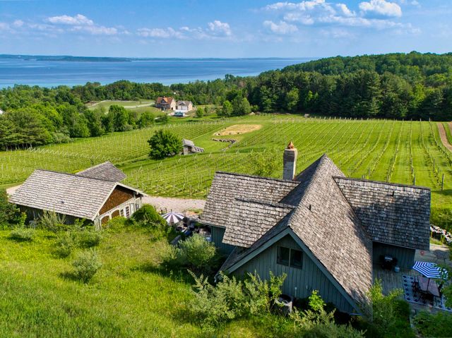 10702 E Hill Top Road, Suttons Bay, MI 49682