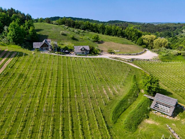 10702 E Hill Top Road, Suttons Bay, MI 49682