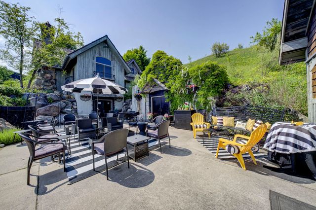 10702 E Hill Top Road, Suttons Bay, MI 49682