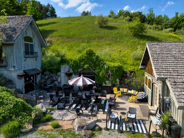 10702 E Hill Top Road, Suttons Bay, MI 49682