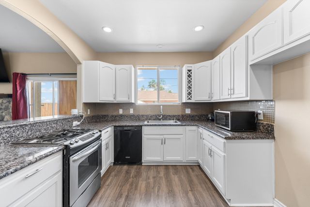 8117 Satinwood Avenue, California City, CA 93505