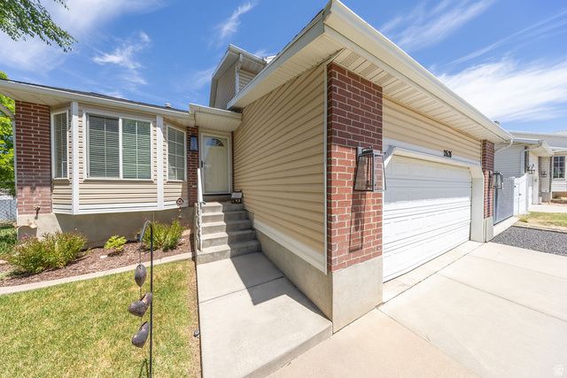 2626 W 3900 S, Roy, UT 84067