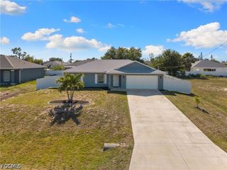1132 NW 20th PL, Cape Coral, FL 33993