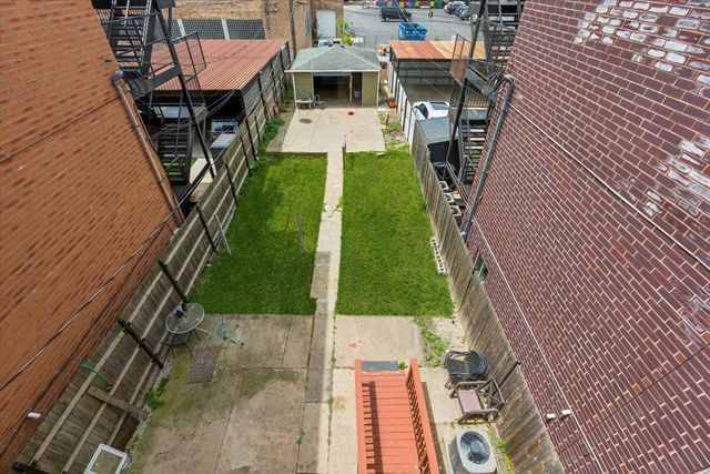 1814 N Sawyer Avenue, Chicago, IL 60647