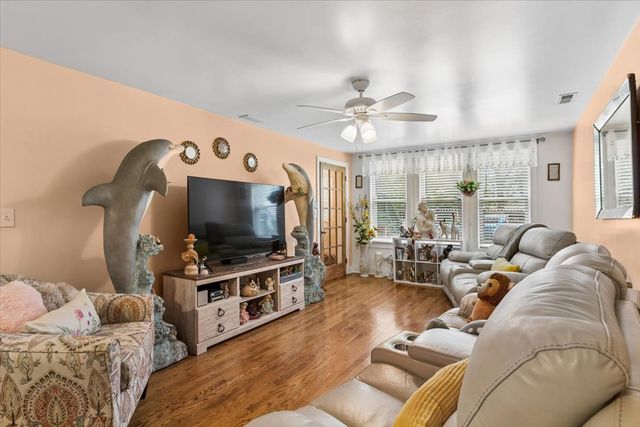 1814 N Sawyer Avenue, Chicago, IL 60647