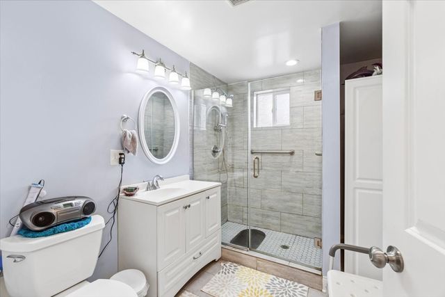 1814 N Sawyer Avenue, Chicago, IL 60647