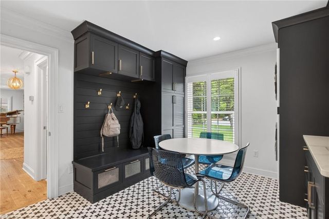 1902 Crestview LNDG, Virginia Beach, VA 23454
