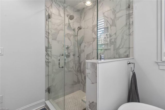 1902 Crestview LNDG, Virginia Beach, VA 23454