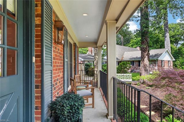 1902 Crestview LNDG, Virginia Beach, VA 23454