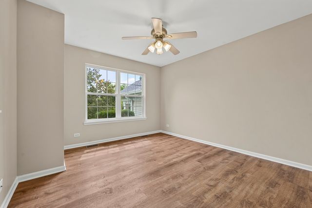 304 Holiday Lane, Hainesville, IL 60073
