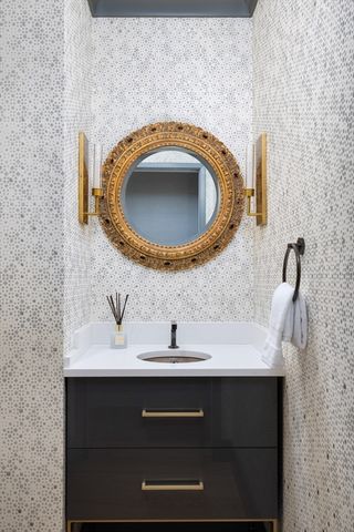 1 Dalton St 4804, Boston, MA 02199