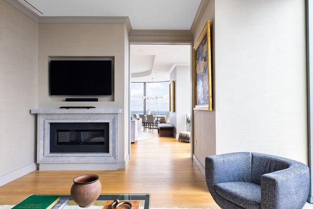 1 Dalton St 4804, Boston, MA 02199