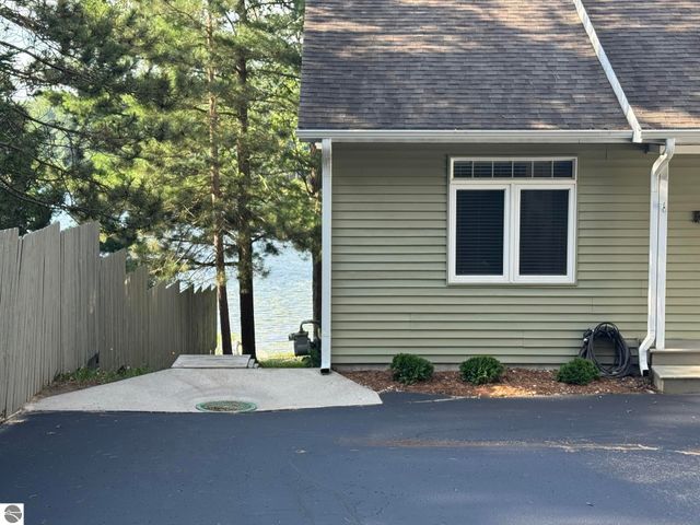 3214 Tibbets Drive, Traverse City, MI 49696