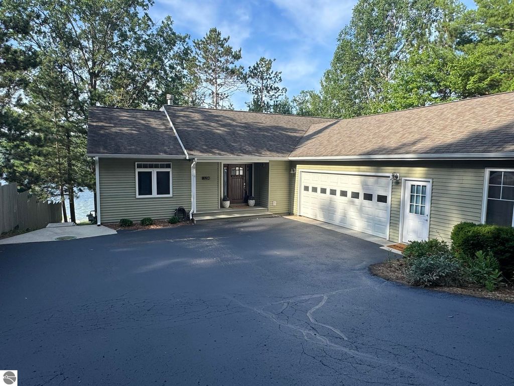 3214 Tibbets Drive, Traverse City, MI 49696