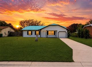 1918 SE West Dunbrooke Circle, Port St. Lucie, Port St Lucie, FL 34952