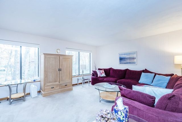 81 Clement Ct 81, Haverhill, MA 01830