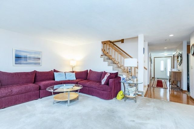 81 Clement Ct 81, Haverhill, MA 01830