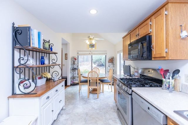 81 Clement Ct 81, Haverhill, MA 01830