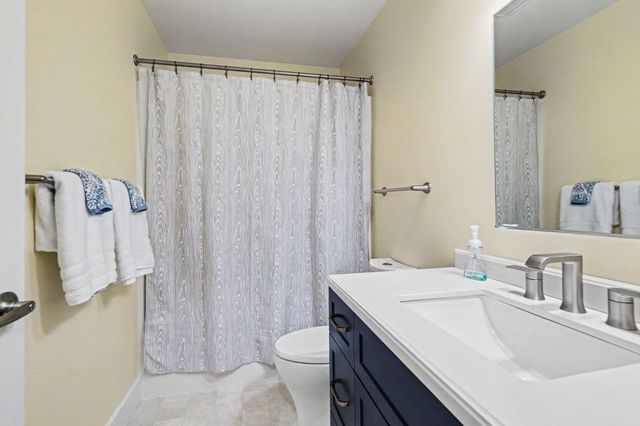 13298 Rich Street, Grand Haven, MI 49417