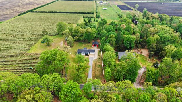 13298 Rich Street, Grand Haven, MI 49417