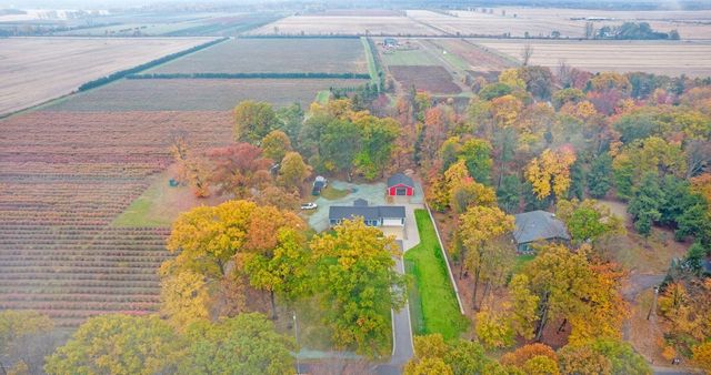 13298 Rich Street, Grand Haven, MI 49417