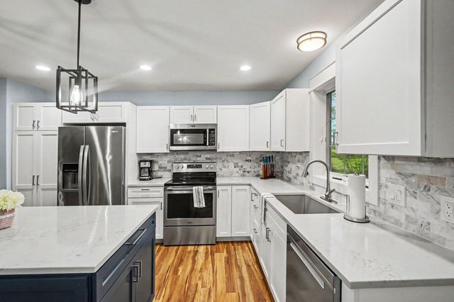 13298 Rich Street, Grand Haven, MI 49417