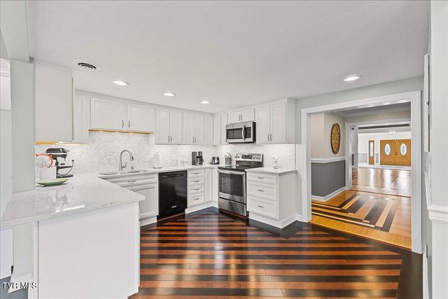 225 Mary Lamons Road, Afton, TN 37616