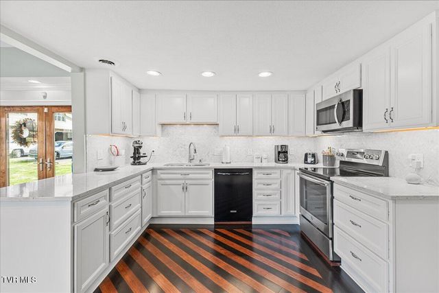 225 Mary Lamons Road, Afton, TN 37616