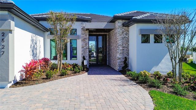 2527 GLEASON PARKWAY, Cape Coral, FL 33914