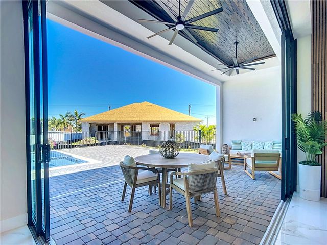 2527 GLEASON PARKWAY, Cape Coral, FL 33914