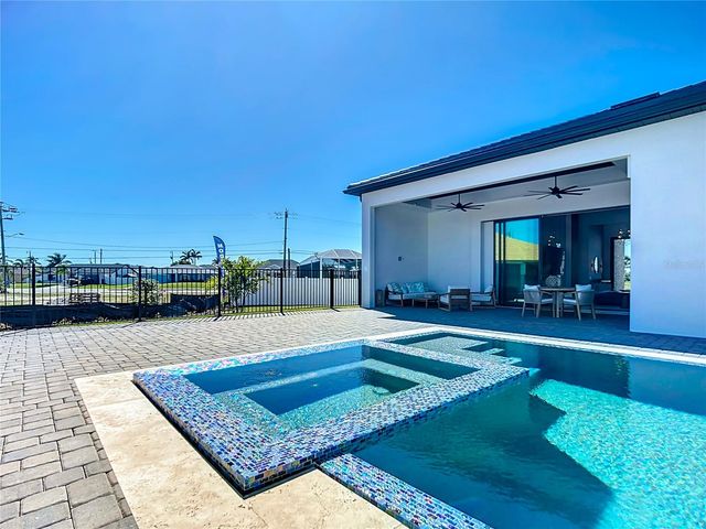 2527 GLEASON PARKWAY, Cape Coral, FL 33914