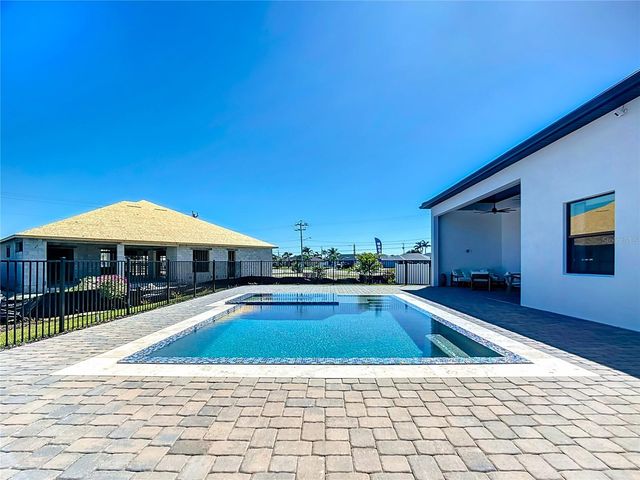 2527 GLEASON PARKWAY, Cape Coral, FL 33914