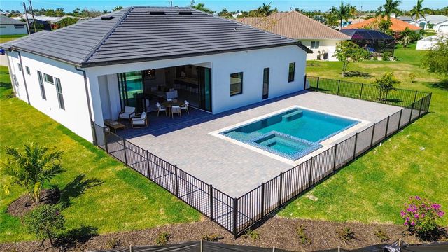 2527 GLEASON PARKWAY, Cape Coral, FL 33914
