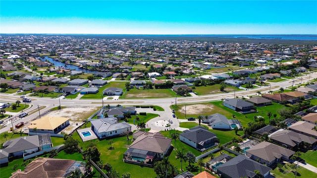 2527 GLEASON PARKWAY, Cape Coral, FL 33914