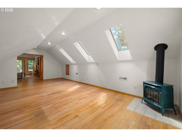 3078 HENDRICKS HILL Dr, Eugene, OR 97403