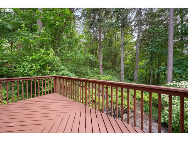 3078 HENDRICKS HILL Dr, Eugene, OR 97403