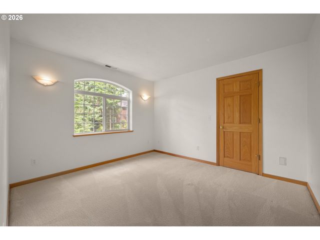 3078 HENDRICKS HILL Dr, Eugene, OR 97403