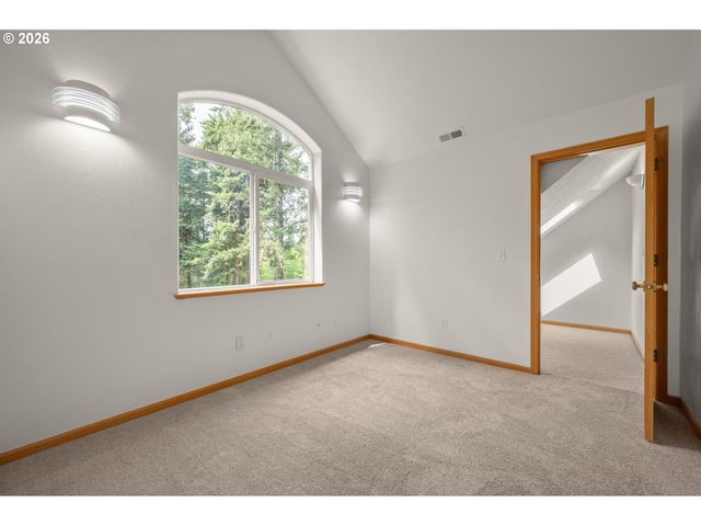 3078 HENDRICKS HILL Dr, Eugene, OR 97403