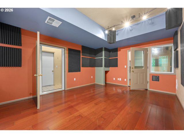 3078 HENDRICKS HILL Dr, Eugene, OR 97403
