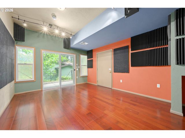 3078 HENDRICKS HILL Dr, Eugene, OR 97403