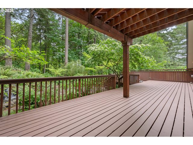 3078 HENDRICKS HILL Dr, Eugene, OR 97403