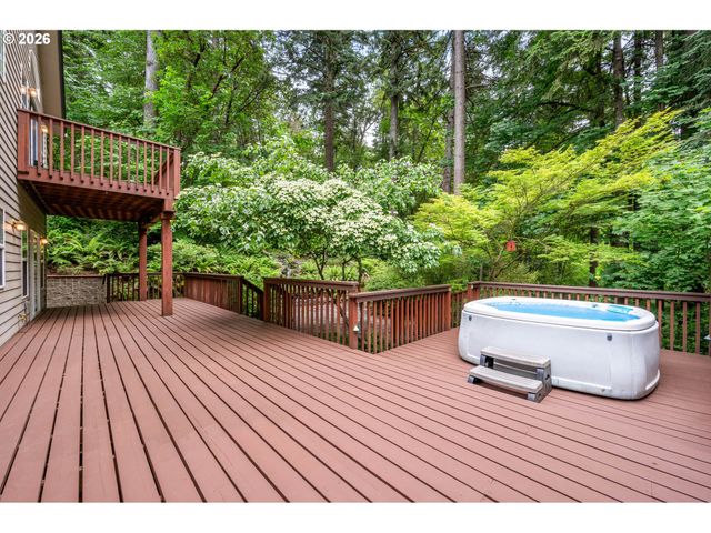 3078 HENDRICKS HILL Dr, Eugene, OR 97403
