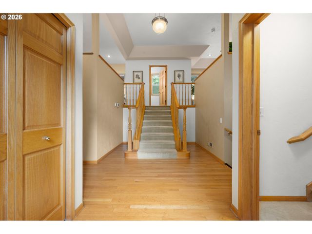 3078 HENDRICKS HILL Dr, Eugene, OR 97403