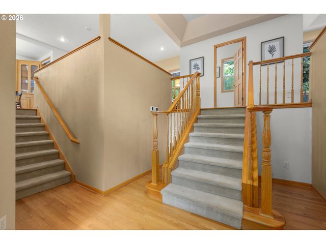 3078 HENDRICKS HILL Dr, Eugene, OR 97403