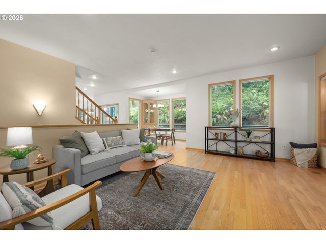 3078 HENDRICKS HILL Dr, Eugene, OR 97403