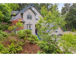3078 HENDRICKS HILL Dr, Eugene, OR 97403
